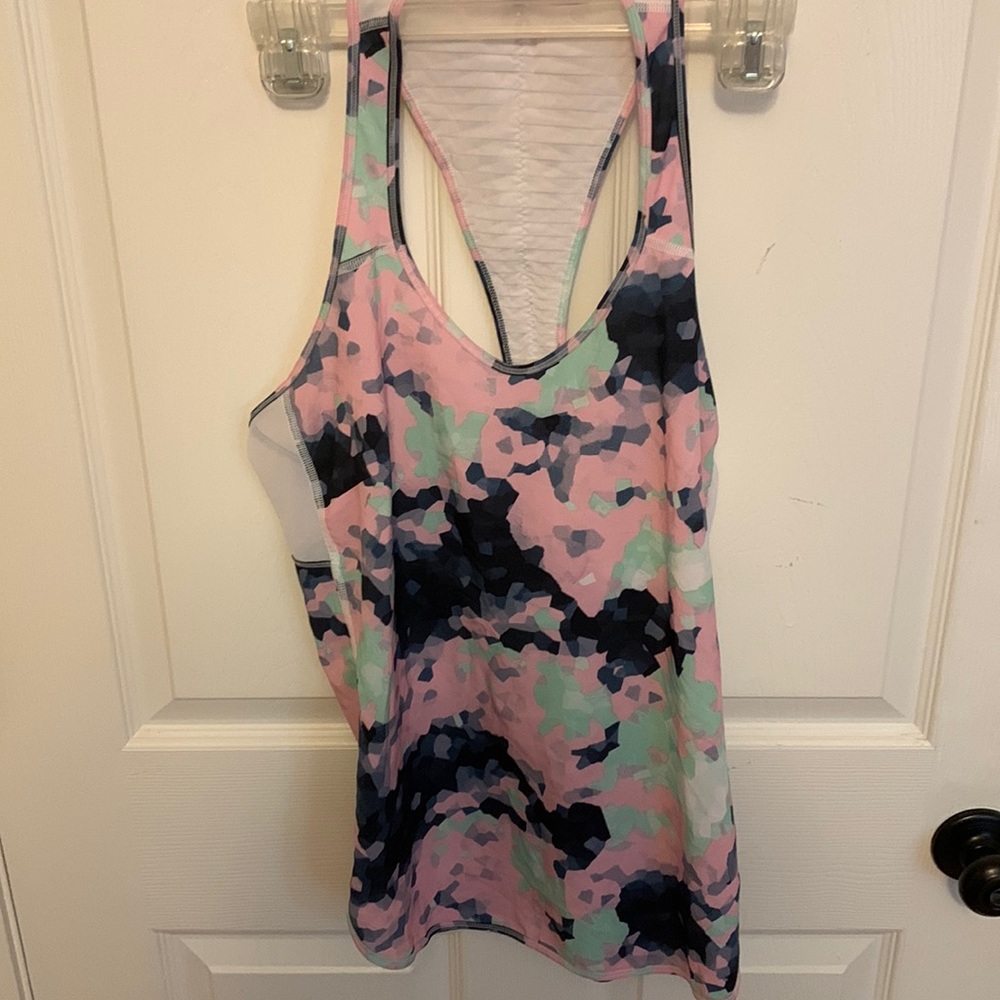 Lululemon workout tank